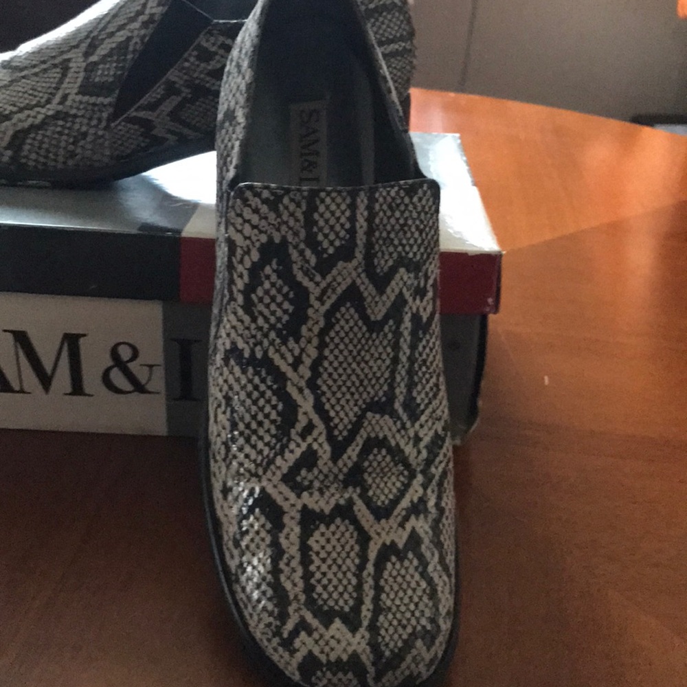 Sam&Libby black & white snake shoes